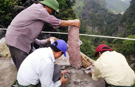 Cận cảnh tháo dỡ công trình trái phép xuyên vùng lõi danh thắng Tràng An Cận cảnh tháo dỡ công trình trái phép xuyên vùng lõi danh thắng Tràng An